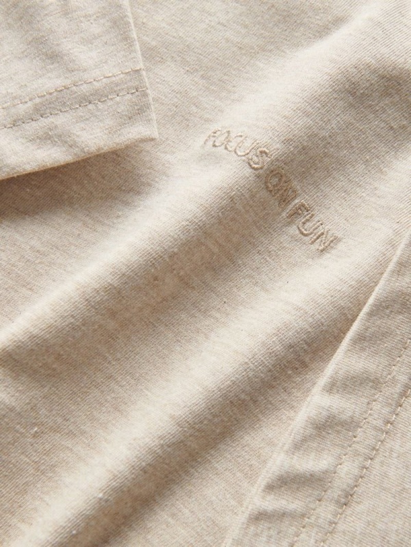 Reserved T-embroidery Detailing T-shirts Jungen Beige | 7140-YEAMS